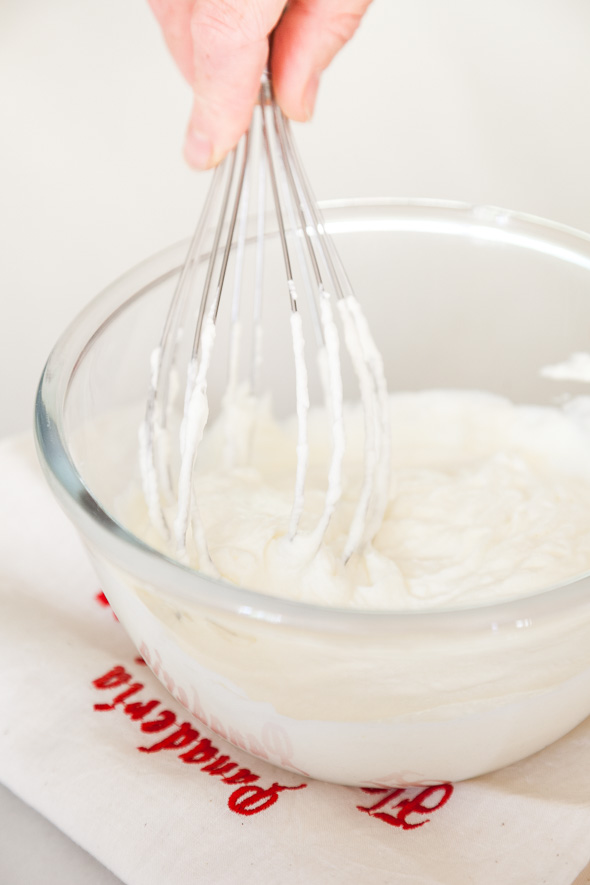 Claras a punto de nieve Rita Cifuentes Claras a punto de nieve Rita Cifuentes